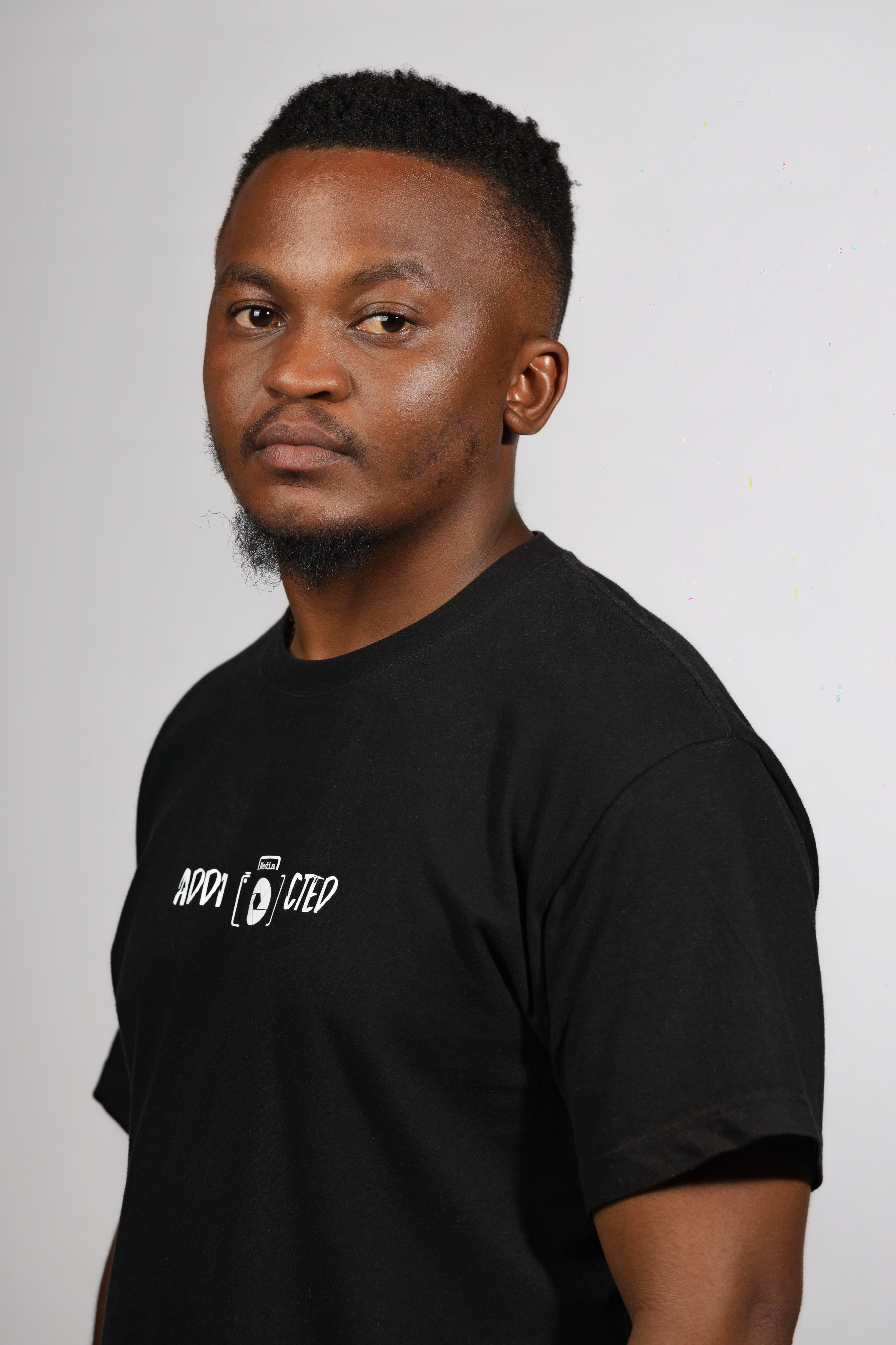 Rinae, Operations Manager